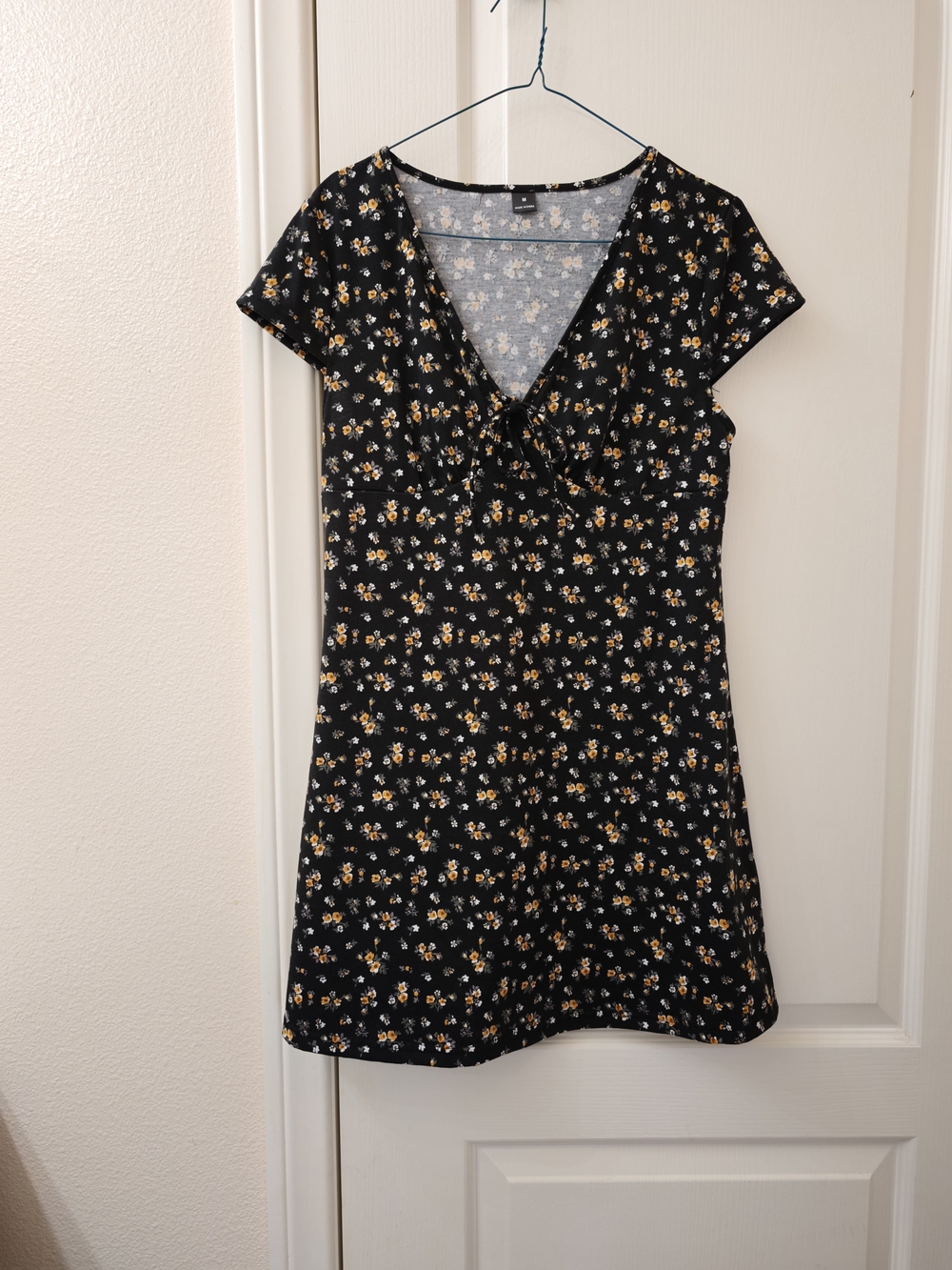 Black Floral V-Neck Casual Dress